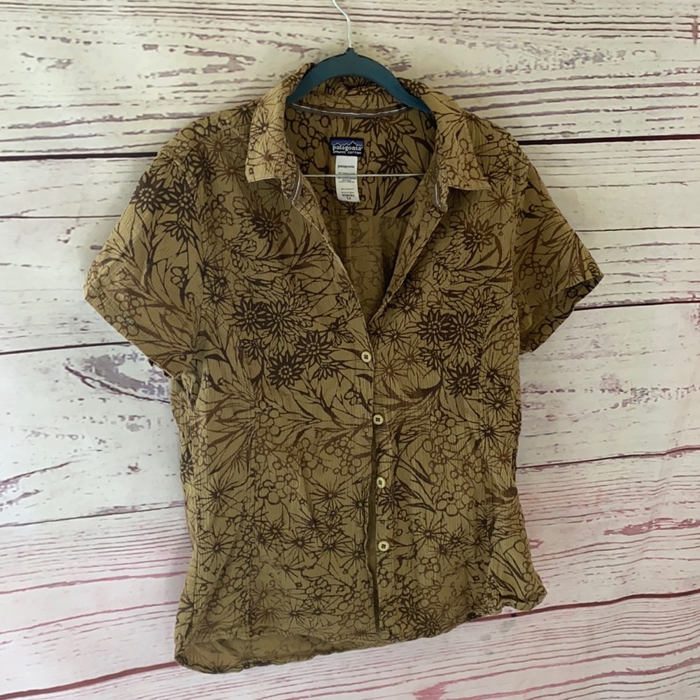 Patagonia women’s Hawaiian shirt